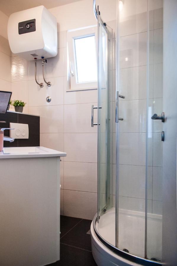 Miki - City Center Apartment With Large Balcony สปลิท ภายนอก รูปภาพ