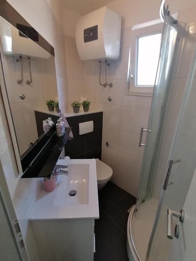 Miki - City Center Apartment With Large Balcony สปลิท ภายนอก รูปภาพ