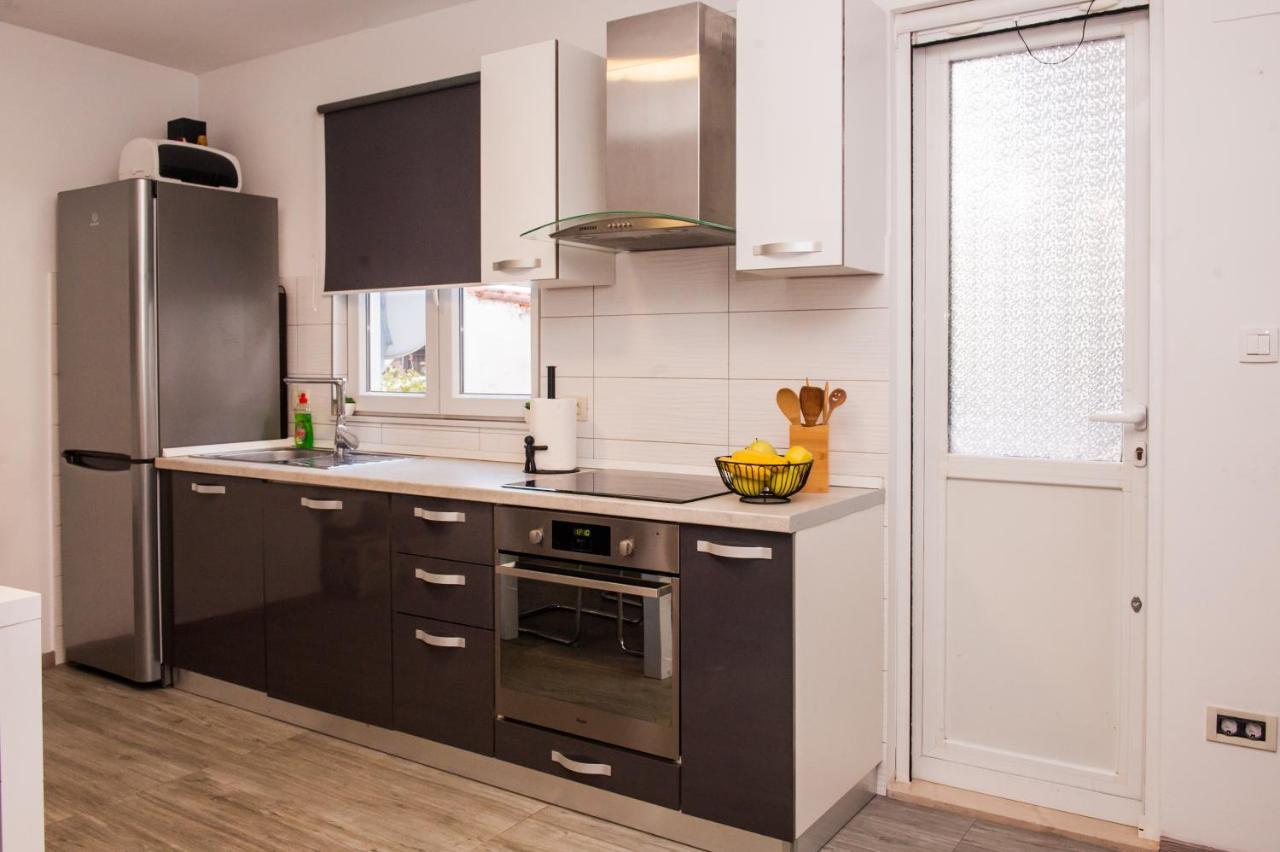 Miki - City Center Apartment With Large Balcony สปลิท ภายนอก รูปภาพ